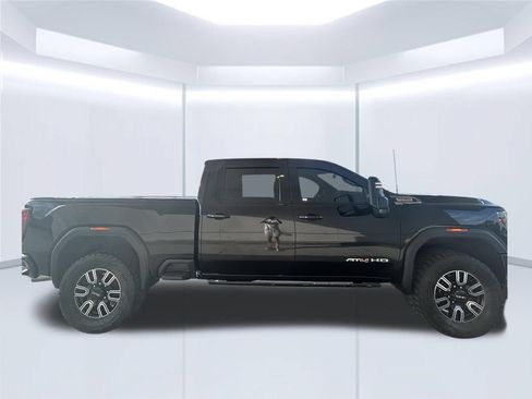 Used 2022 GMC Sierra 2500 AT4 AWD/4WD image 4