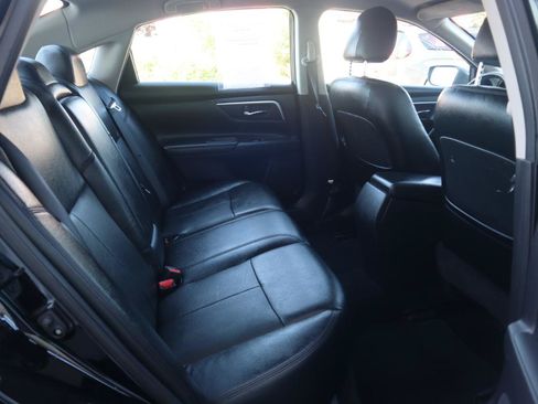 Used 2017 Nissan Altima 2.5 SR w/ Midnight Edition Package FWD image 39
