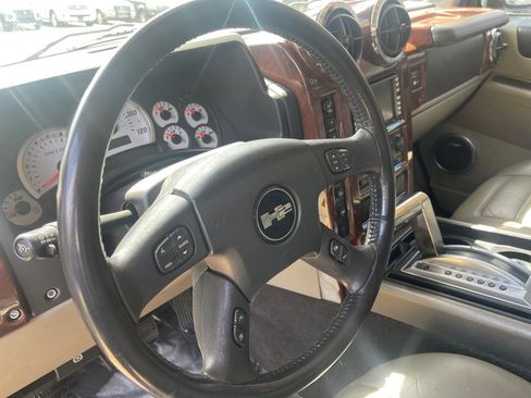 Used 2004 HUMMER H2 w/ Preferred Equipment Group image 34