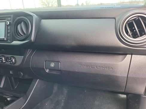 Used 2018 Toyota Tacoma SR w/ SR Convenience Package image 32