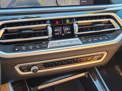 Used 2021 BMW X5 xDrive40i w/ Premium Package image 26