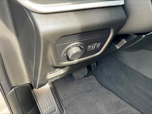 New 2025 Jeep Grand Cherokee Laredo X w/ Luxury Tech Group I image 18