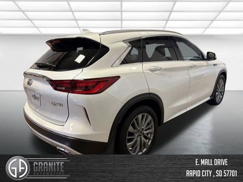 Used 2025 INFINITI QX50 Luxe AWD/4WD image 5