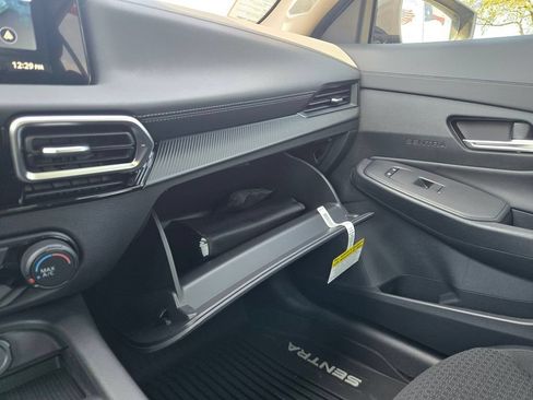 New 2026 Nissan Sentra SR w/ Floor Mat Package FWD image 21