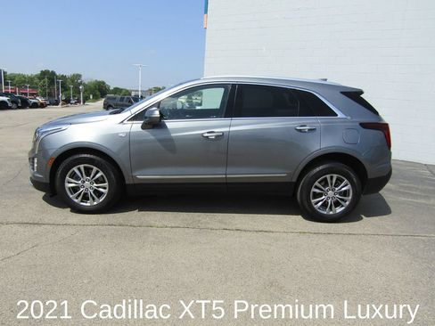 Used 2021 Cadillac XT5 Premium Luxury AWD/4WD image 2