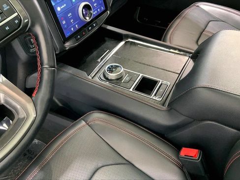 Used 2023 Ford Expedition Limited RWD image 17