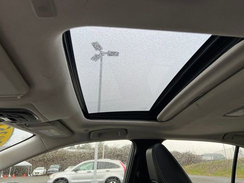 Used 2025 Toyota Corolla XLE image 28