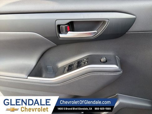 Used 2023 Toyota Highlander XLE image 14