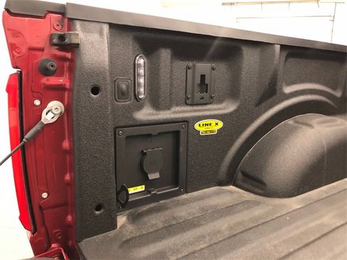 Used 2022 Ford F150 Lariat image 9