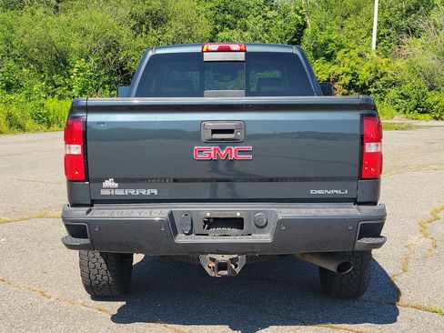 Used 2017 GMC Sierra 2500 Denali AWD/4WD image 6
