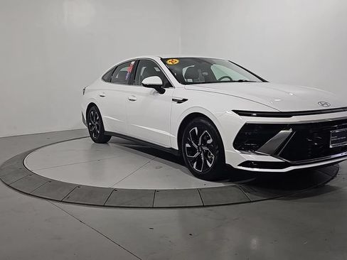 Certified 2025 Hyundai Sonata SEL AWD/4WD image 9
