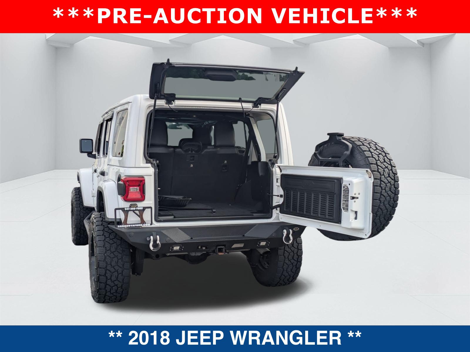 Used 2018 Jeep Wrangler Unlimited Sahara w/ LED Lighting Group AWD/4WD image 14