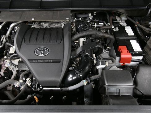 Used 2023 Toyota Highlander L AWD/4WD image 34