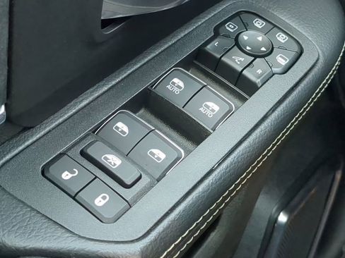 Used 2026 RAM 2500 Laramie AWD/4WD image 23