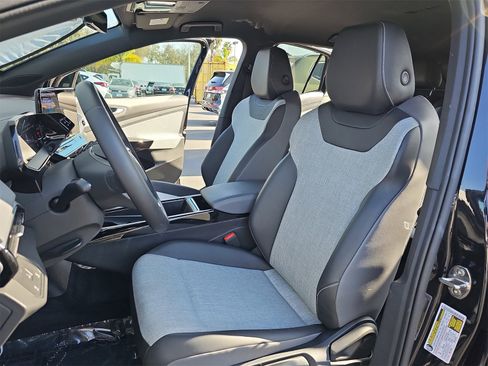 Certified 2023 Volkswagen ID.4 Pro image 14