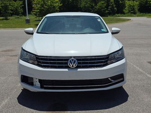 Used 2017 Volkswagen Passat 1.8T S FWD image 9