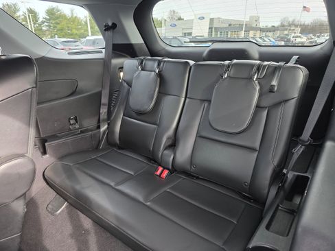 Certified 2022 Ford Explorer XLT w/ Equipment Group 202A image 10