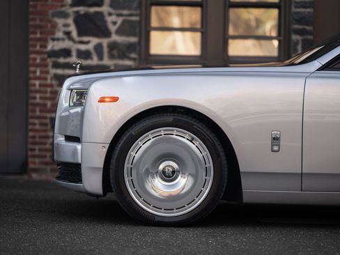 Certified 2023 Rolls-Royce Phantom Sedan w/ The Phantom Package image 46