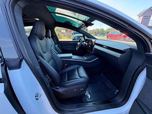 Used 2023 Tesla Model X image 29