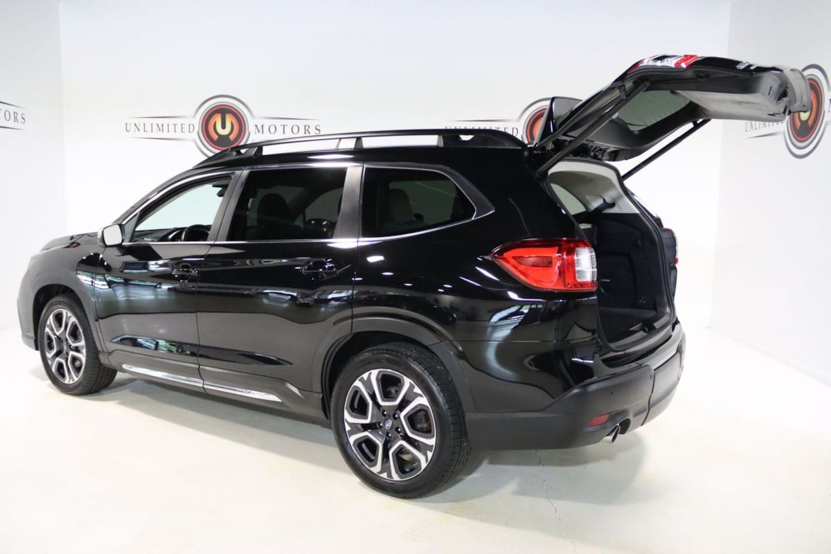 Used 2023 Subaru Ascent Limited w/ Technology Package AWD/4WD image 31