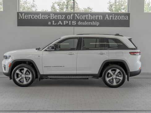Used 2023 Jeep Grand Cherokee 4WD 4xe w/ Luxury Tech Group II image 2
