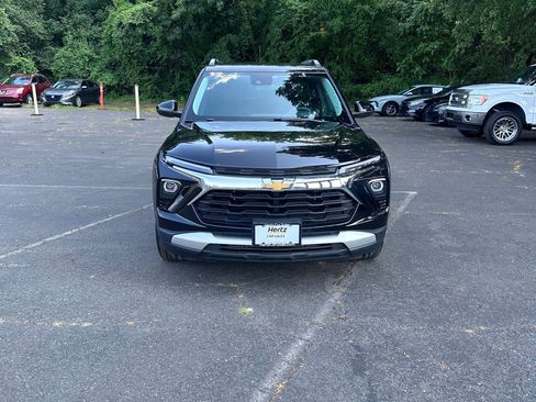 Used 2025 Chevrolet TrailBlazer LT FWD image 1