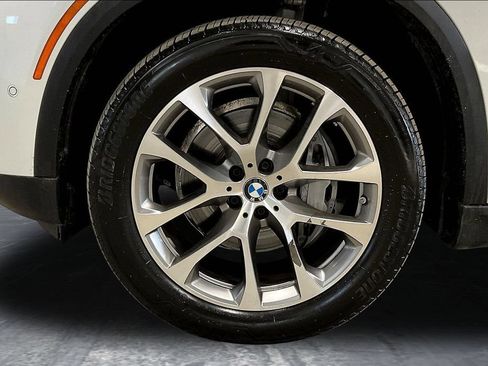 Used 2025 BMW X5 xDrive40i w/ Climate Comfort Package AWD/4WD image 34