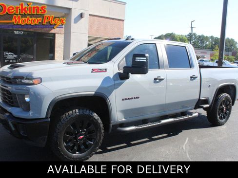 Used 2024 Chevrolet Silverado 2500 Custom w/ Custom Value Package AWD/4WD image 1