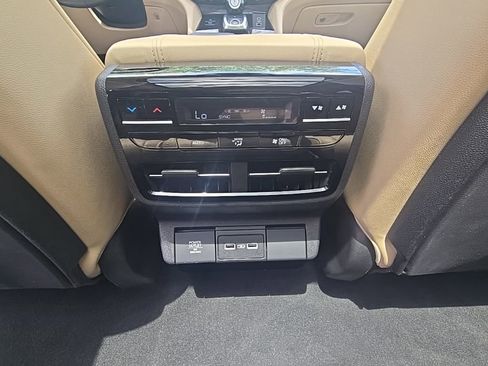 Used 2023 Acura MDX FWD image 33