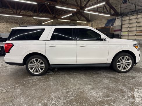 Used 2022 Ford Expedition Max XLT AWD/4WD image 5