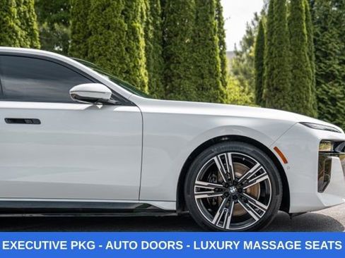 Used 2023 BMW i7 xDrive60 w/ Executive Package 2 AWD/4WD image 14