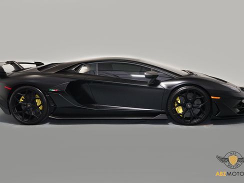 Used 2019 Lamborghini Aventador SVJ image 5