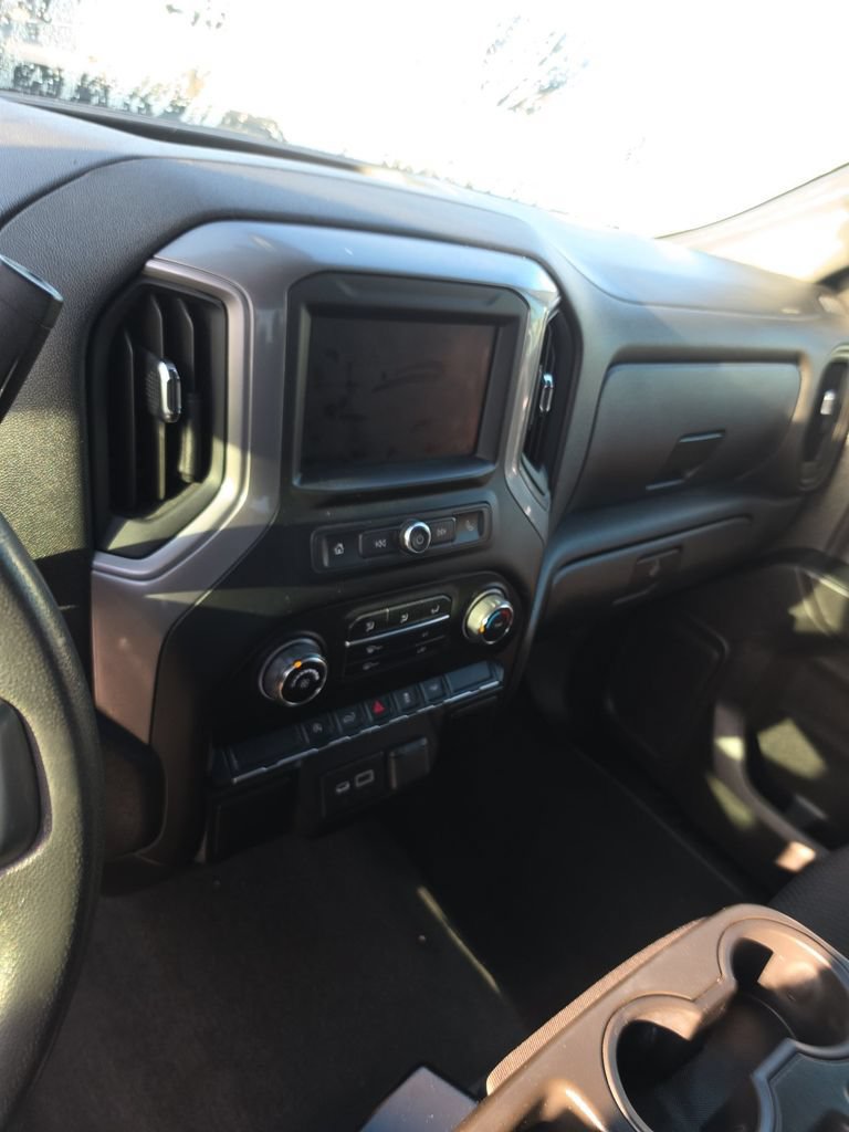 Used 2022 Chevrolet Silverado 1500 Custom w/ Safety Confidence Package RWD image 11