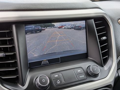 Used 2023 GMC Acadia SLE w/ Driver Convenience Package FWD image 23
