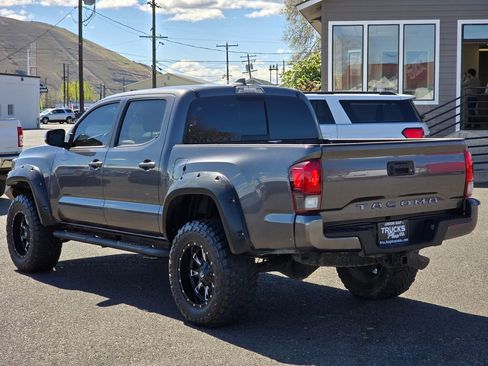 Used 2019 Toyota Tacoma SR image 3