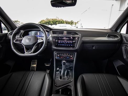 Certified 2023 Volkswagen Tiguan SE R-Line FWD image 29