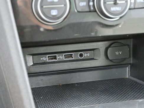 Used 2018 Volkswagen Tiguan SE w/ Panoramic Sunroof Package FWD image 26