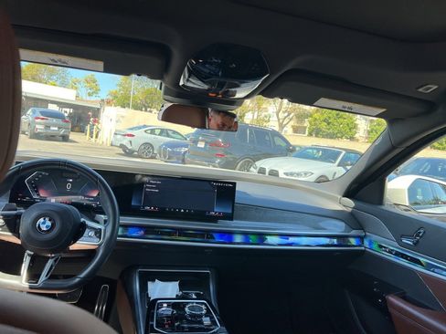 Used 2023 BMW 760i xDrive 760i xDrive image 12