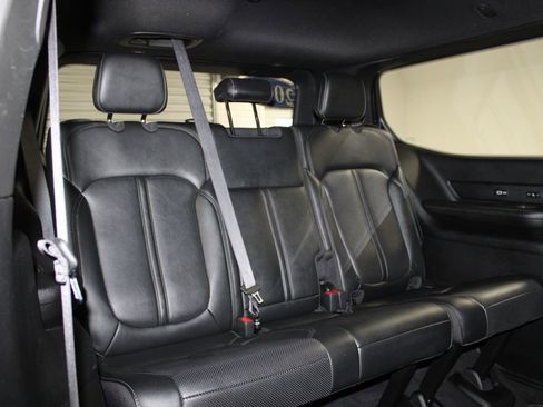 Used 2024 Jeep Wagoneer Series III AWD/4WD image 35