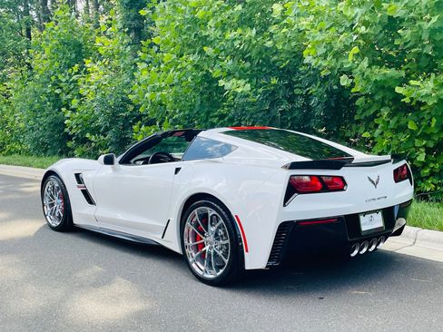 Used 2017 Chevrolet Corvette Grand Sport w/ Z07 Performance Package RWD image 2
