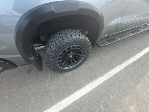 Used 2021 Chevrolet Silverado 1500 LT Trail Boss w/ Convenience Package II image 18