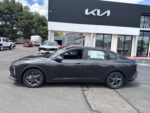 New 2026 Kia K4 FWD image 2