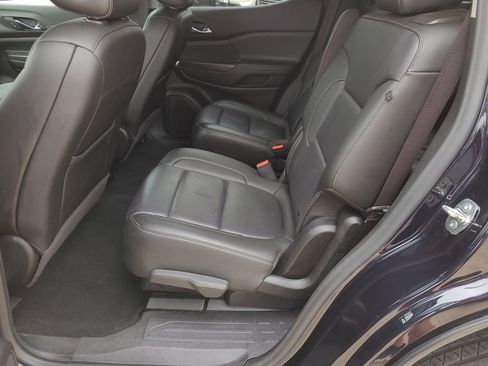 Used 2021 GMC Acadia SLT w/ Preferred Package FWD image 9