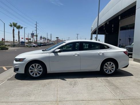 Used 2022 Chevrolet Malibu LT FWD image 4