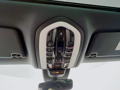 New 2026 Porsche Macan image 14