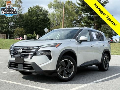 Used 2024 Nissan Rogue SV image 1