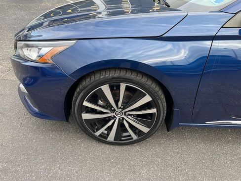 Used 2021 Nissan Altima 2.5 SR w/ SR Premium Package image 22