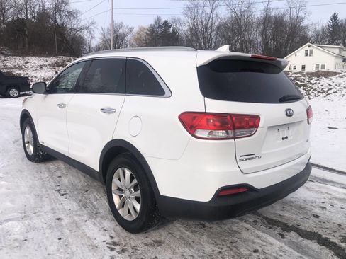 Used 2016 Kia Sorento LX w/ LX Convenience Package image 5