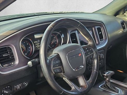 Used 2019 Dodge Charger SXT w/ Leather Interior Group image 8