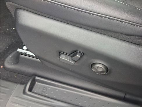 New 2026 Chrysler Pacifica Select image 27